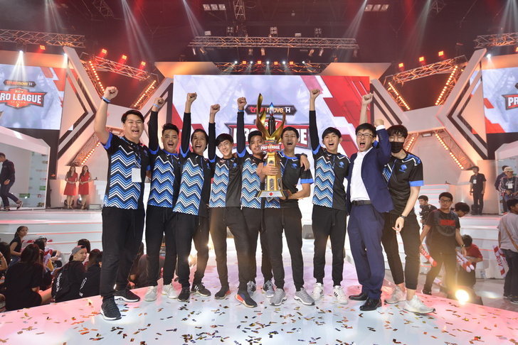 Difoxn first trophy with Bazaar