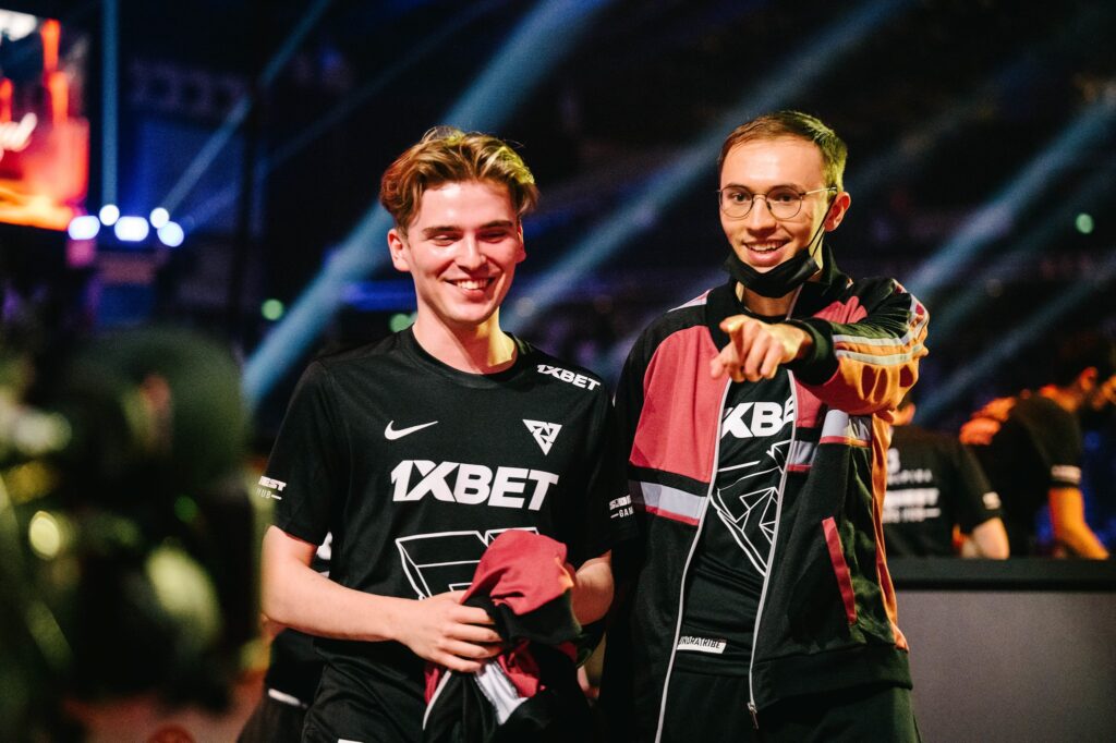 Tundra Esports skiter
