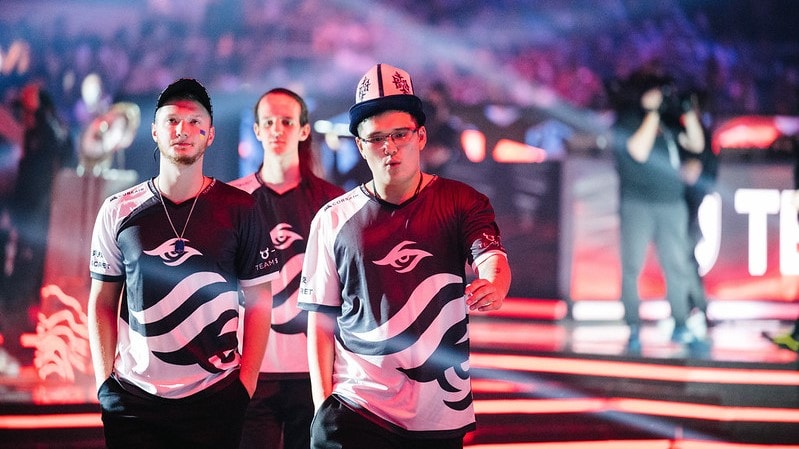 Team Secret แยกทาง Resolut1on และ Zayac