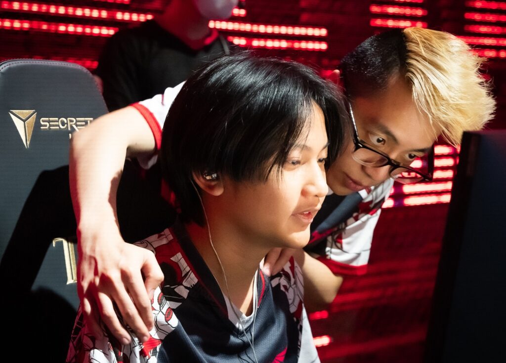 Patt เผยหน้าที่โค้ชของ b0i ในทีม Talon