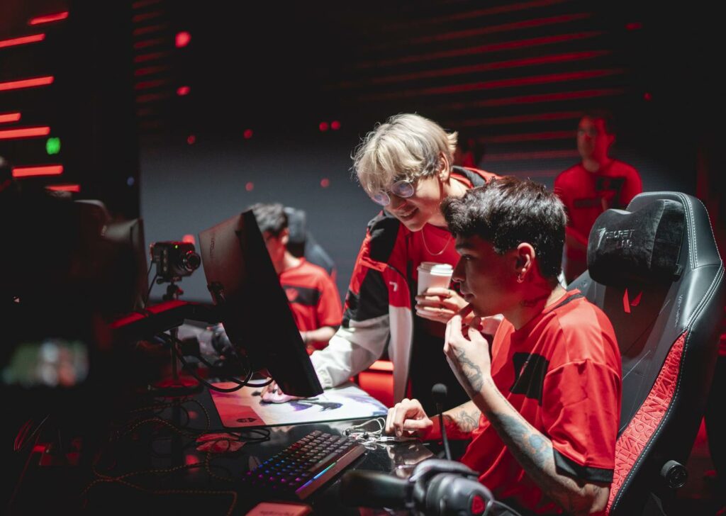 f0rsakeN และ something ชวน TenZ มาร่วมทีม