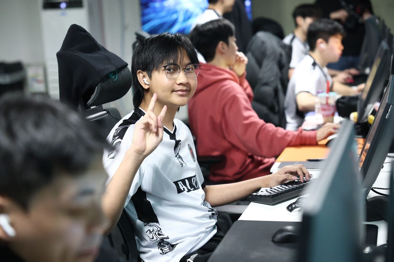 Talon เปิดหัวสวย เอาชนะ Team Secret ประเดิม Pacific Kickoff | ONE ...